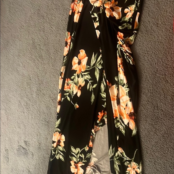 Floral Black Midi Dress - Picture 6 of 6